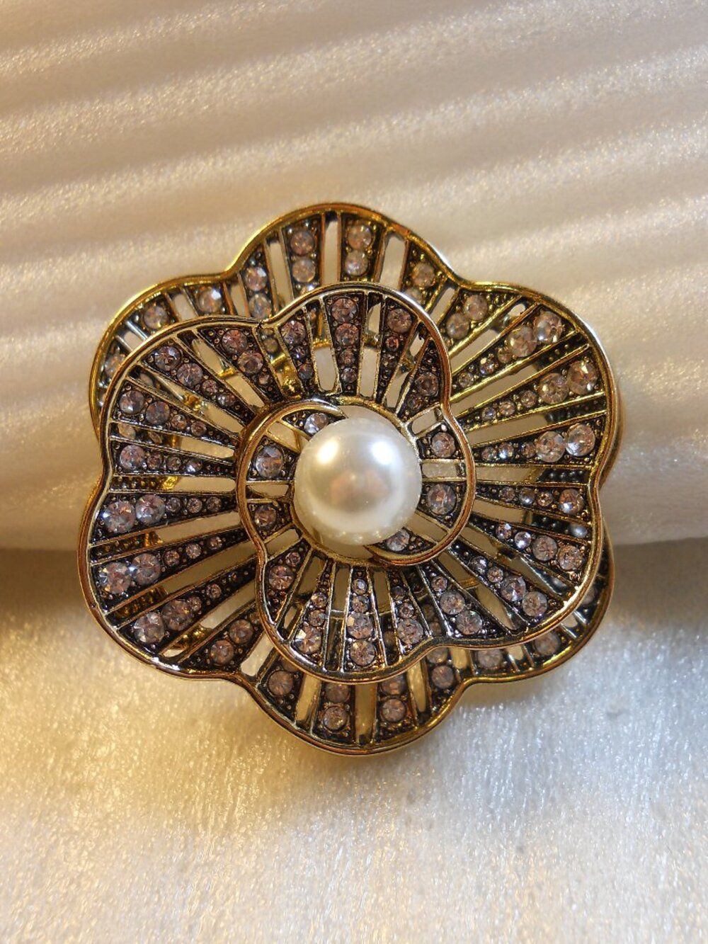 Napier - Layered Flower Pin   930